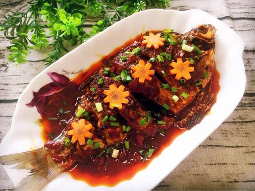 麻辣鯽魚(yú)的做法