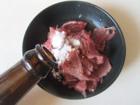 干炒牛河的做法步驟2