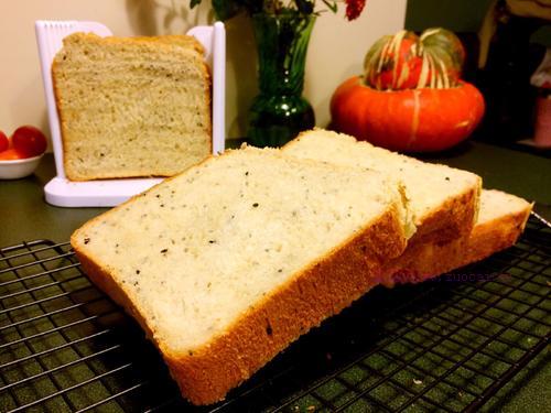 奇亞籽素面包(面包機版)的做法