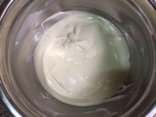 六寸戚風(fēng)蛋糕的做法