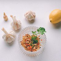 就給我吃蒜蓉加粉絲？我壓一份扇貝！賭你會喜歡｜蒜蓉粉絲蒸扇貝的做法圖解3