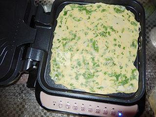 芹葉雞蛋餅的做法步驟:6