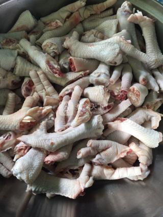 泡椒鳳爪的做法步驟:2