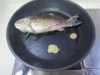 鯽魚(yú)蘿卜湯的做法步驟4