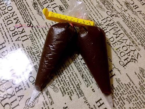 巧克力瑪?shù)铝盏案猓ㄓ衩子桶妫┑淖龇?/ data-Qk47=