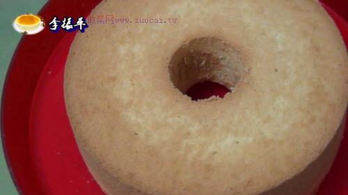 中空戚風(fēng)蛋糕8寸的做法