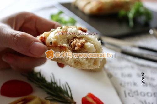 蔥香肉松排包的做法