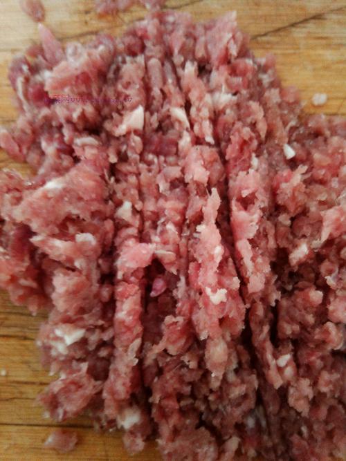 韭菜肉餡餃子的做法
