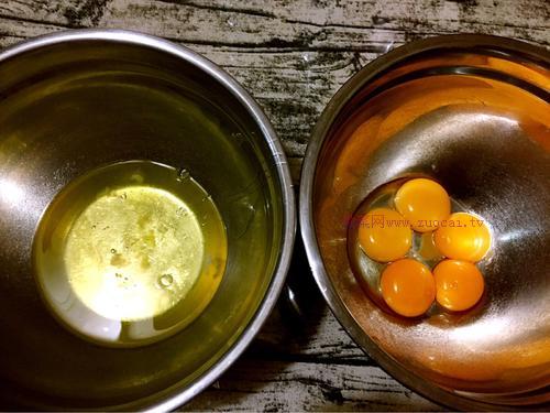 八寸可可戚風(fēng)蛋糕的做法