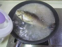 鯽魚(yú)蘿卜湯的做法步驟5