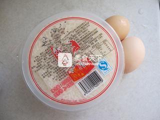 暑天懶人點(diǎn)心——酒釀雞蛋的做法步驟：1