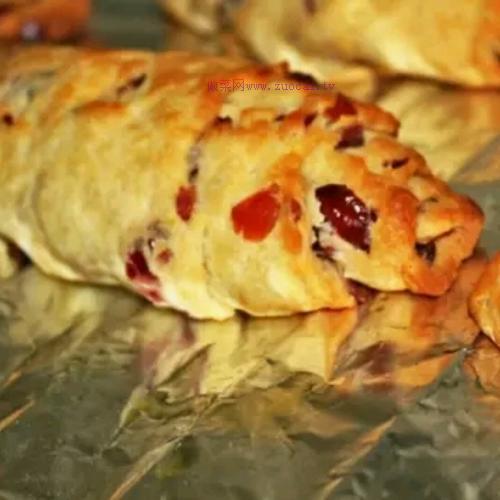 來(lái)一口糯香的蔓越莓牛角包香到整個(gè)人都融化了的做法