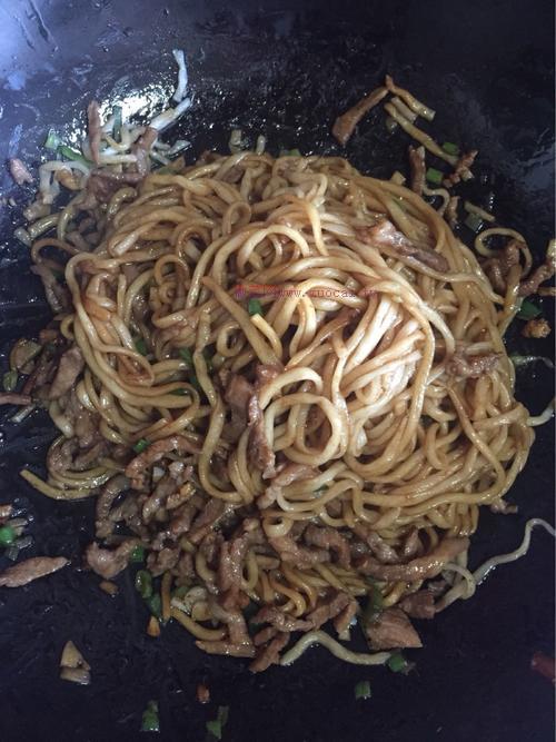 肉絲炒面的做法