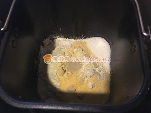 玉米面包的做法
