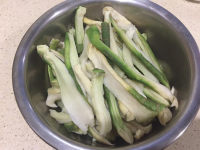 花生米拌蘿卜干的做法步驟1