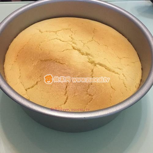 三花淡奶戚風(fēng)蛋糕的做法