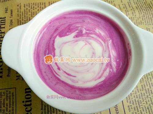 甜蜜雙色酸奶的做法