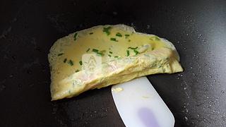 香蔥蛋包腸的做法步驟:3