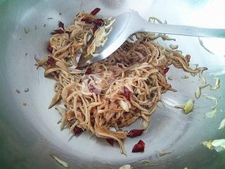 【干煸杏鮑菇】的做法步驟:7