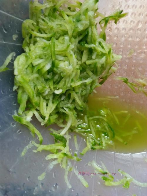 青蘿卜絲雞蛋餅的做法