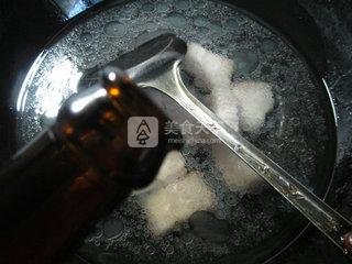 茶樹菇茭白燒五花肉的做法步驟:4