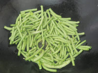 豆豉鯪魚(yú)炒豆角的做法步驟5