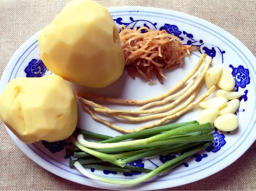 油炸狼牙土豆的做法