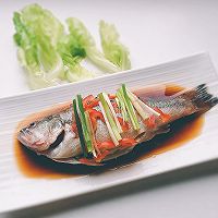 吃好一條魚？是煎、是炸、是燉？蔥油鱸魚，請跟我來學(xué)哦！的做法圖解5