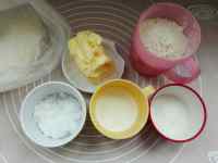 【烘焙甜點(diǎn)】椰蓉甜甜圈的做法步驟1