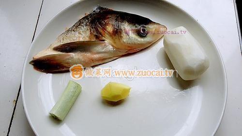 魚頭蘿卜湯的做法