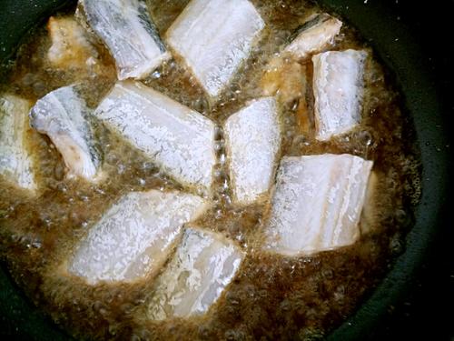 帶魚(yú)罐頭的做法