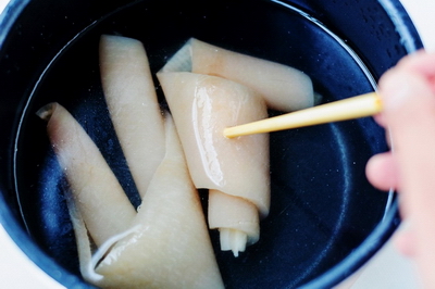 下酒菜水晶皮凍兒的做法步驟1