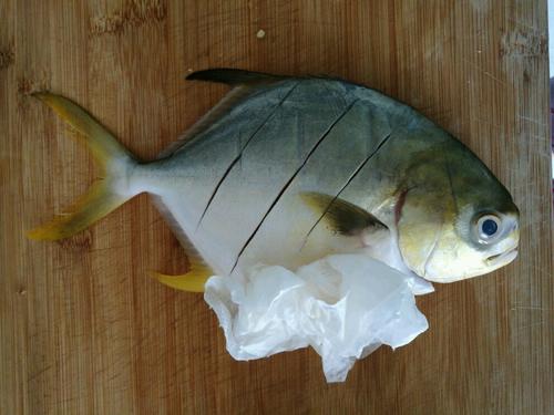 干燒金鯧魚的做法