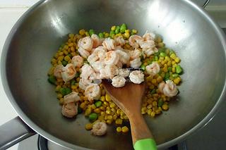 玉米蝦仁的做法步驟:7