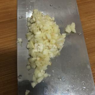 蒜蓉粉絲蒸娃娃菜的做法步驟:2