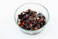 涼拌木耳黃瓜的做法步驟1