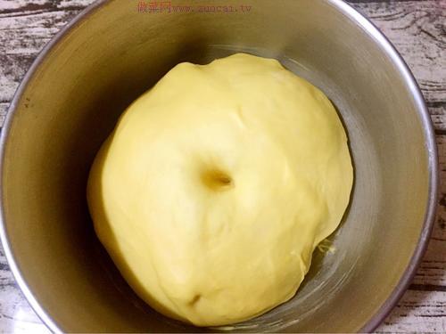 中種南瓜花環(huán)面包的做法