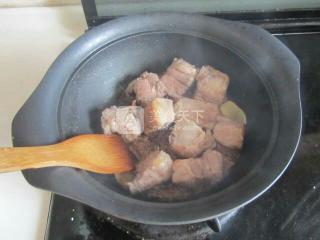 玉米燒排骨的做法步驟:3