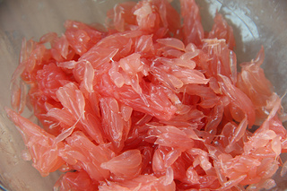 深受大眾們喜愛的一道甜品---楊枝甘露的做法步驟:2