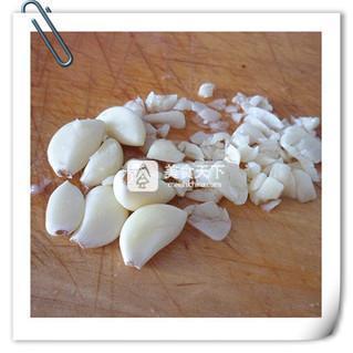 蒜香炸雞排的做法步驟：3