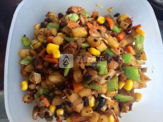 香菇土豆什錦蛋炒飯的做法步驟:14