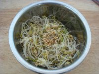 涼拌自發(fā)綠豆芽的做法步驟14