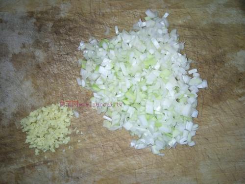 胡蘿卜肉包的做法