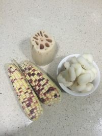 時(shí)蔬馬蹄湯的做法步驟1