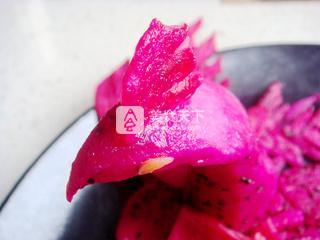 鳳凰呈祥【創(chuàng)意水果拼盤】的做法步驟:6