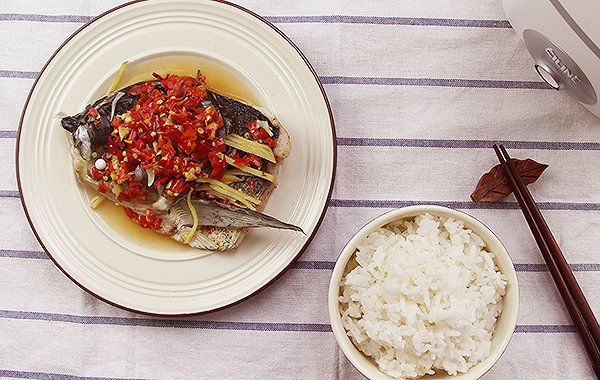 剁椒魚頭套餐的做法