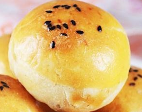 奶香蛋黃酥怎么做？