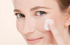 身體乳可以用來(lái)擦臉嗎 身體乳可以涂胸嗎