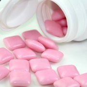 【口香糖咽下去怎么辦】口香糖咽下的危害_口香糖有毒嗎