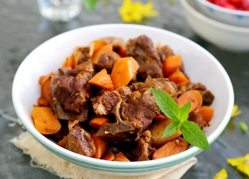 胡蘿卜燉羊肉的家常做法